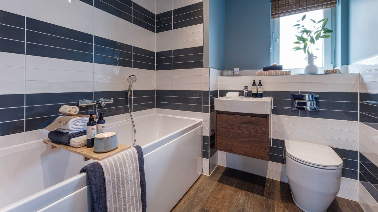 Shawfair - Leonardo Garden Room - Bathroom